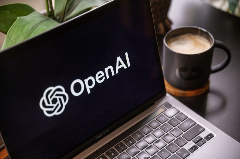 تحرك جديد في مجال الذكاء الاصطناعي: OpenAI تستعد لمنافسة جوجل بمنتج بحث مبتكر